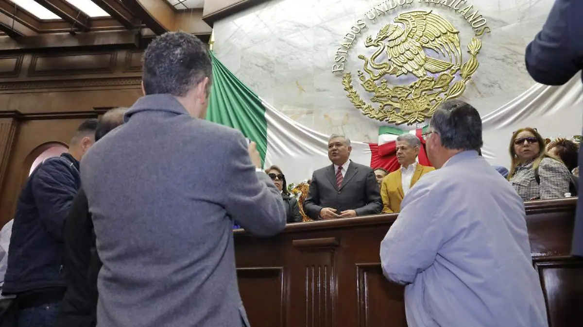 Migrantes en el Congreso del Estado ~01